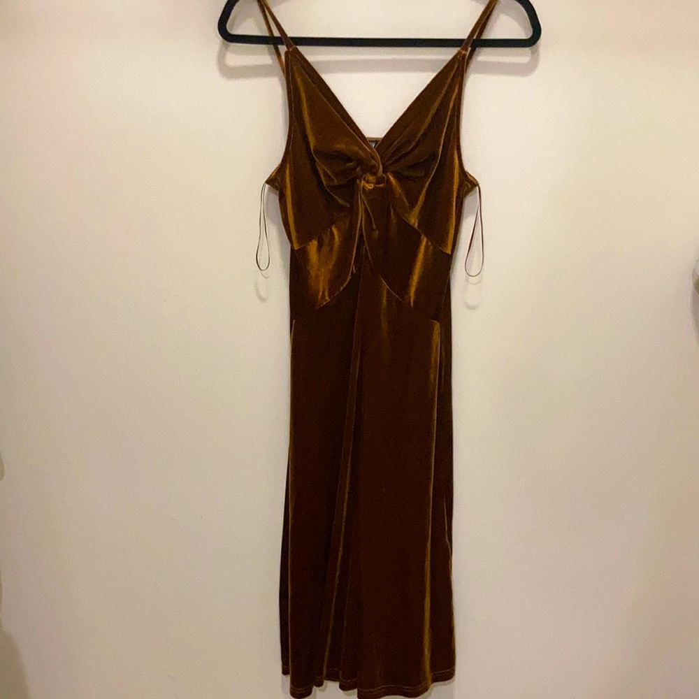 Velvet dress Urban Revivo Size 8 very new